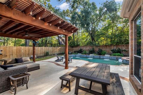 Homes For Sale - 19 Wildever Pl<br/> Montgomery County, The Woodlands, TX 77382