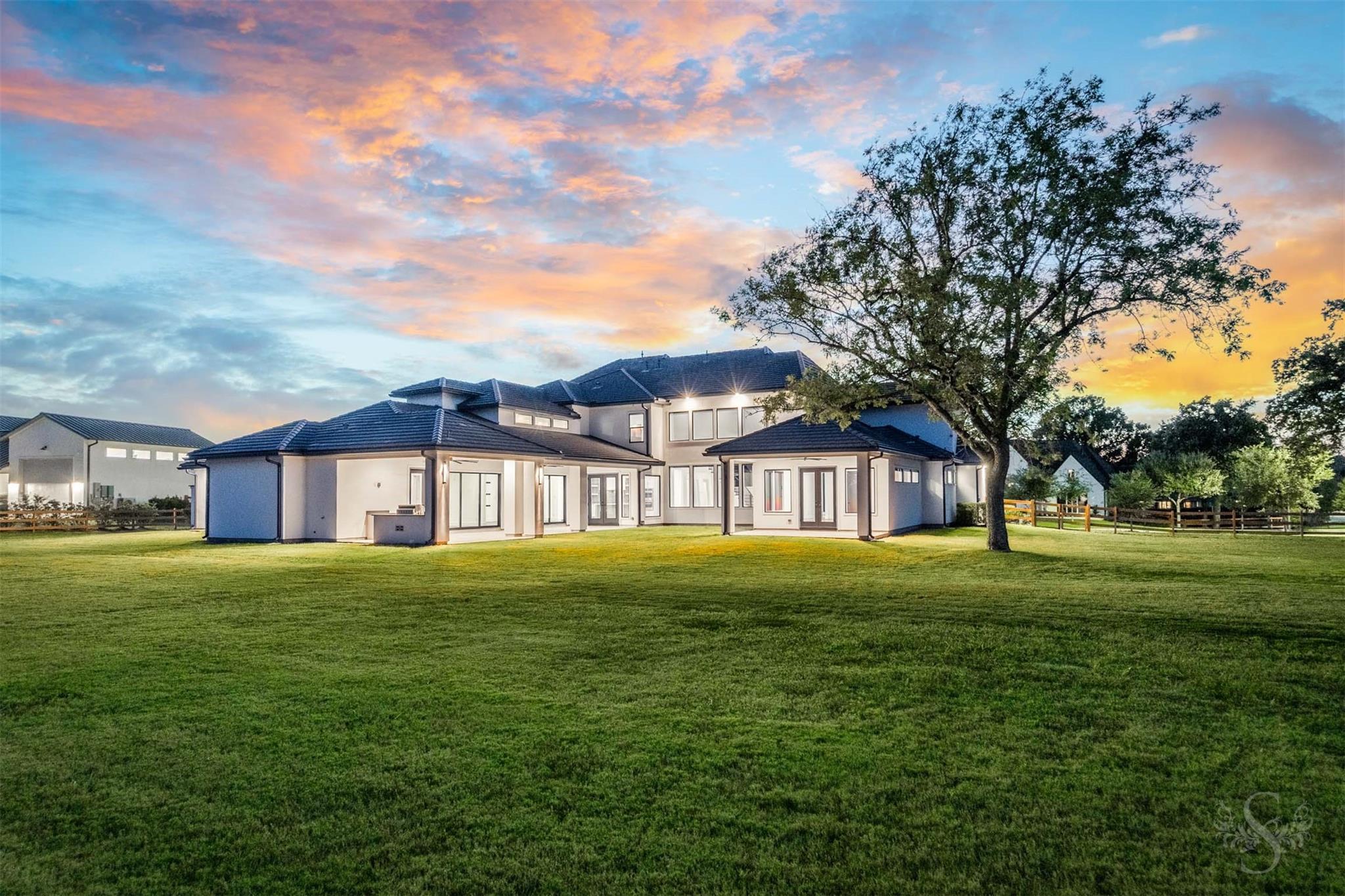 8418 Woods Hollow Trail