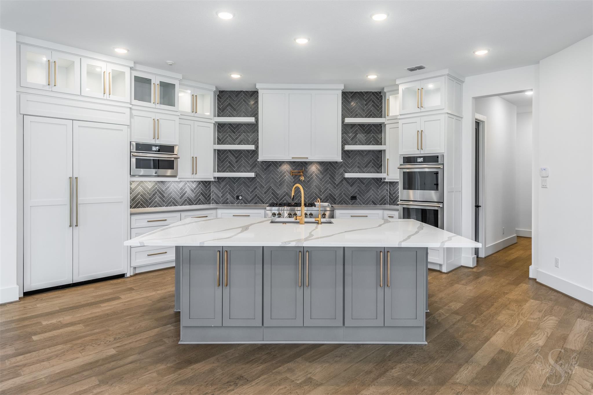 8418 Woods Hollow Trail