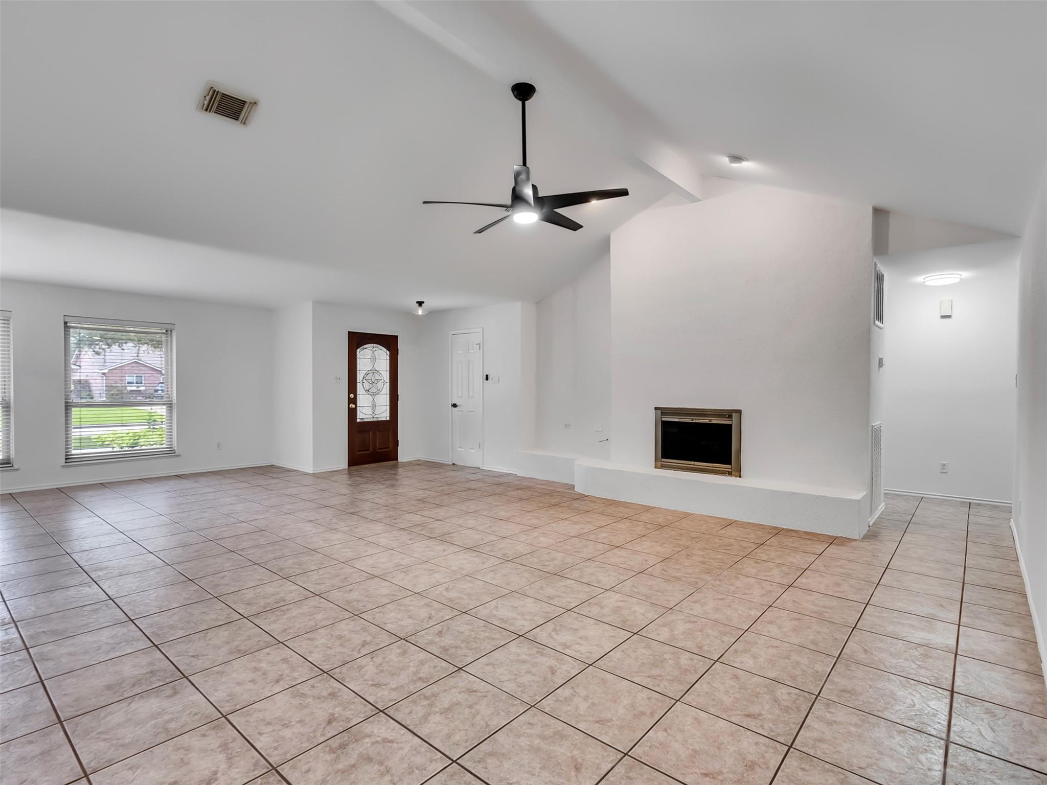 2819 Poplar Creek Lane
