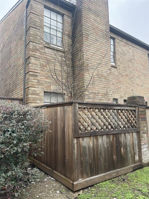 9850 Pagewood Lane 2001 Houston TX 77042