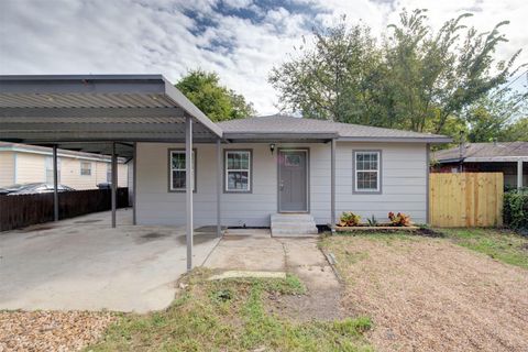 Tiny photo for 4220 Delhi Street, Houston, TX 77022 (MLS # 84628263)