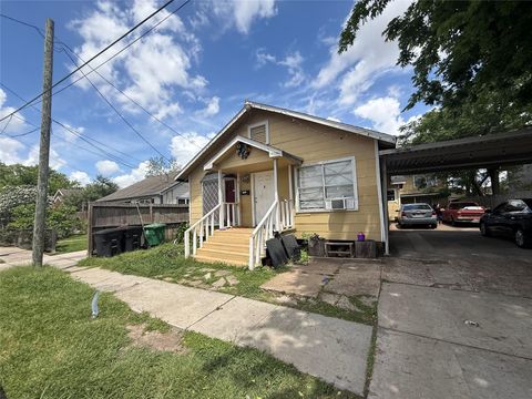 Photo of 6723 Avenue P, Houston, TX 77011 (MLS # 34564922)