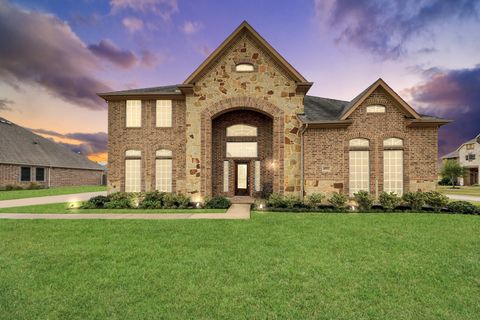 Photo of 4002 Broadmoor Drive, Mont Belvieu, TX 77523 (MLS # 2586732)