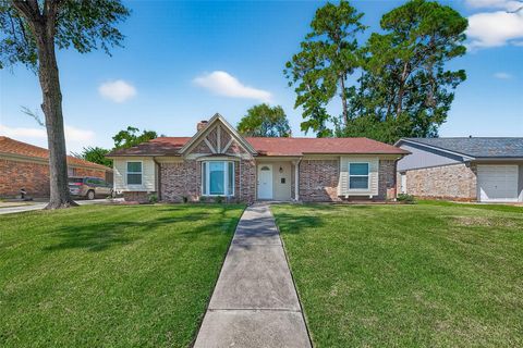Photo of 14415 Wadebridge Way, Houston, TX 77015 (MLS # 80311441)