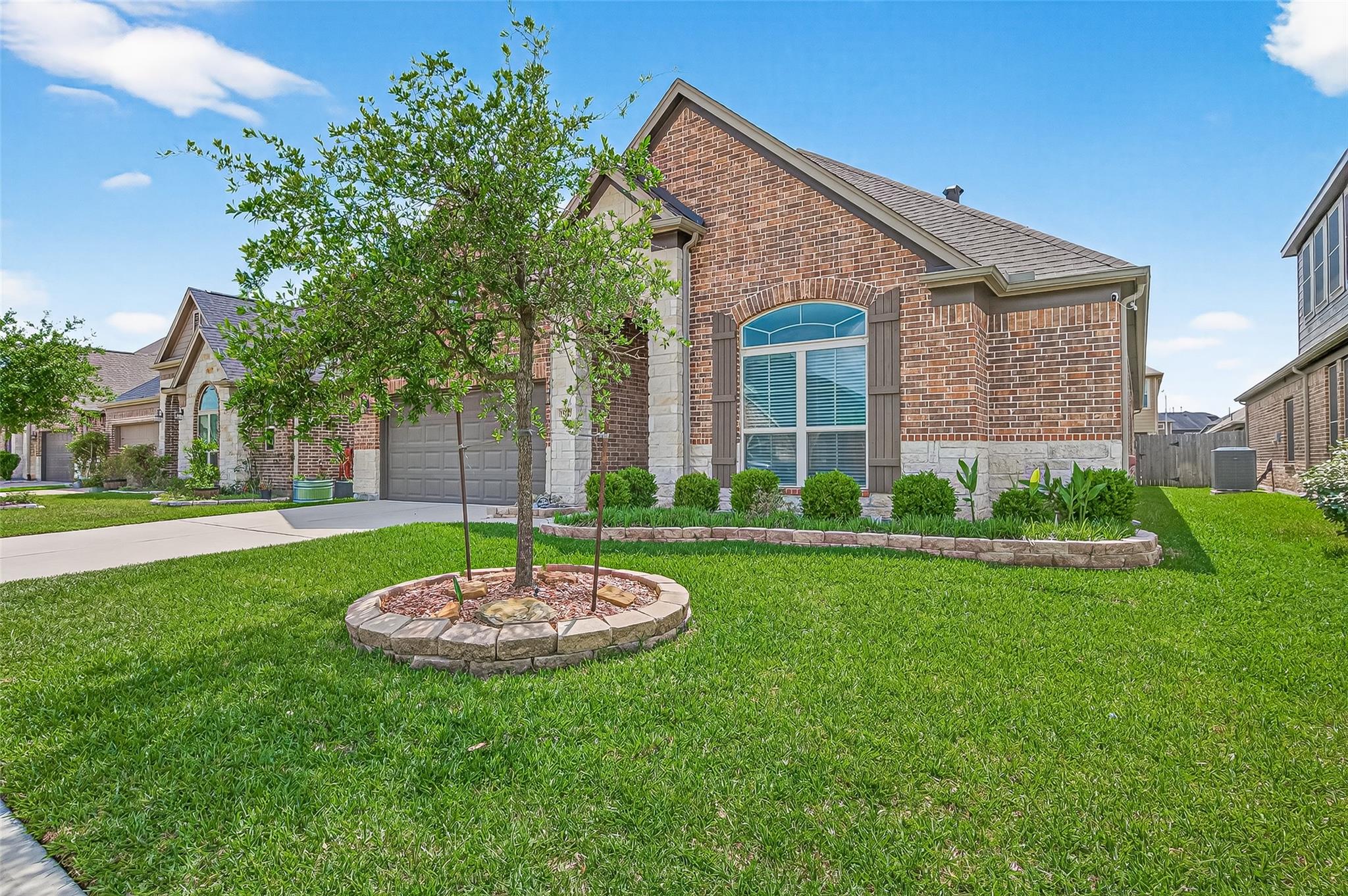 15127 Winthrop Manor Way