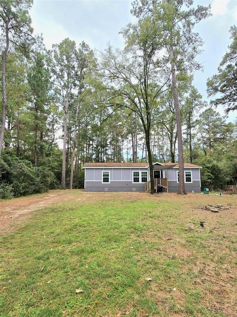 Photo of 304 N Walnut Drive, Trinity, TX 75862 (MLS # 34129663) Photo of 304 N Walnut Drive, Trinity, TX 75862 (MLS # 34129663)