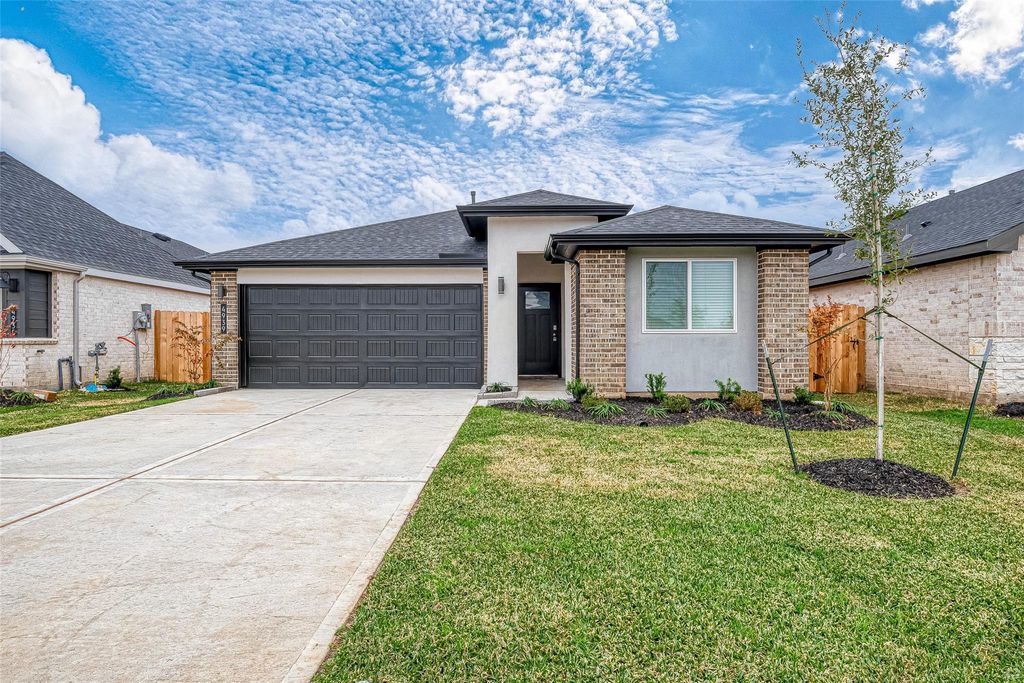 Photo of 4939 Pine Haven Lane Ln, Fresno, TX 77545 (MLS # 82272894)
