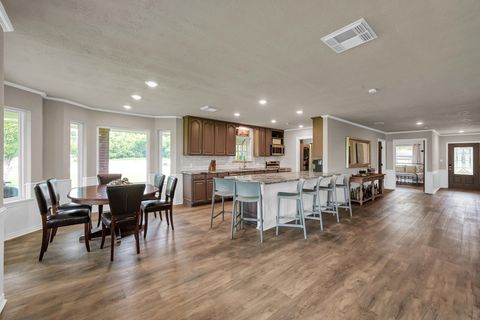 Apartment For Sale - 361 S Lakeside Drive<br/> Huntsville, TX 77320