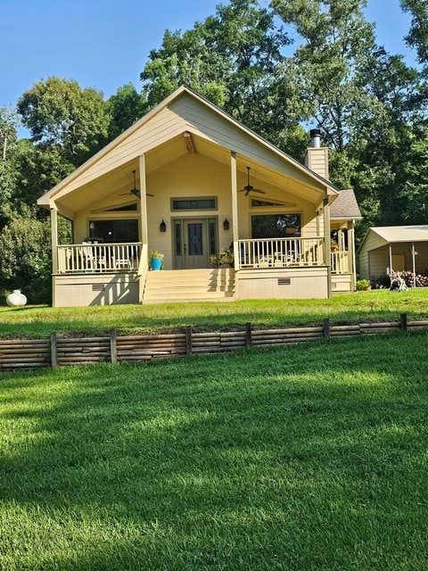 Homes For Sale - 115 Lake Crest Drive Dr<br/> Etoile, TX 75944