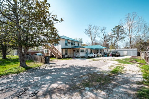Multifamily For Sale - 108 W Barrow Street<br/> Liberty County, Dayton, TX 77535