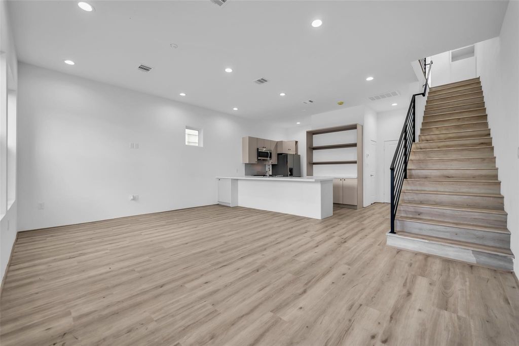 Photo of 15000 S Richmond Avenue #6, Houston, TX 77082 (MLS # 29983356)