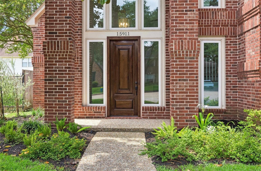 Photo of 15911 Redwood Place Drive, Houston, TX 77079 (MLS # 72242509)