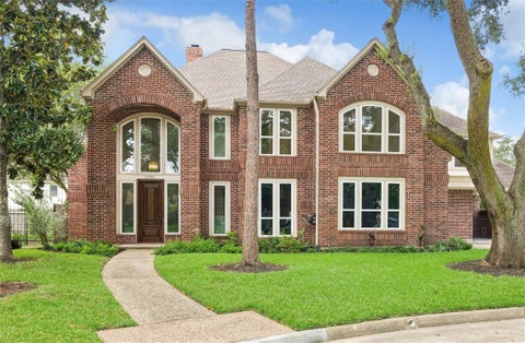Photo of 15911 Redwood Place Drive, Houston, TX 77079 (MLS # 72242509)