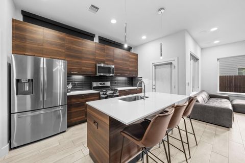 Tiny photo for 2307 Clementine Street, Houston, TX 77020 (MLS # 12390247)