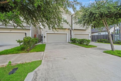 Tiny photo for 2307 Clementine Street, Houston, TX 77020 (MLS # 12390247)