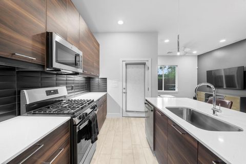 Tiny photo for 2307 Clementine Street, Houston, TX 77020 (MLS # 12390247)