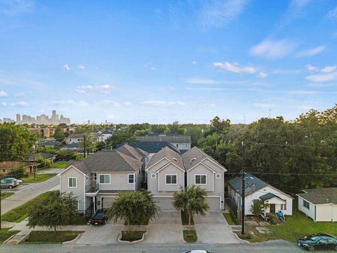 Tiny photo for 2307 Clementine Street, Houston, TX 77020 (MLS # 12390247)