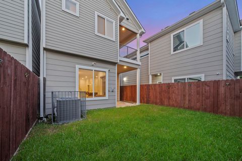 Tiny photo for 2307 Clementine Street, Houston, TX 77020 (MLS # 12390247)