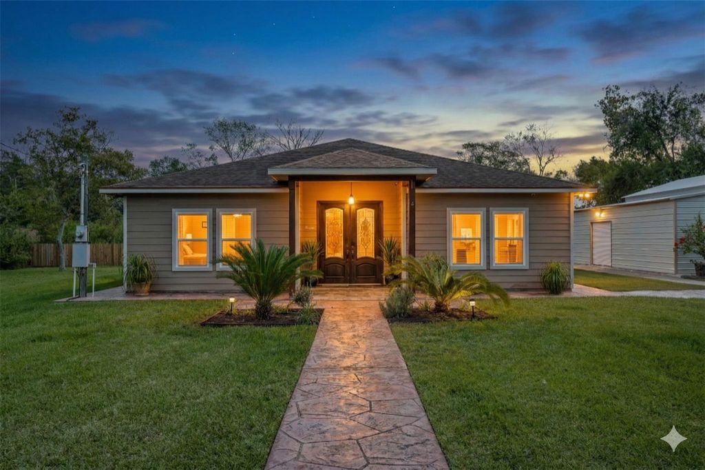 Photo of 5811 Avenue G 1/2, Santa Fe, TX 77510 (MLS # 9369170)