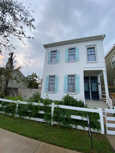 Photo of 2121 Avenue K #Down, Galveston, TX 77550 (MLS # 286361)