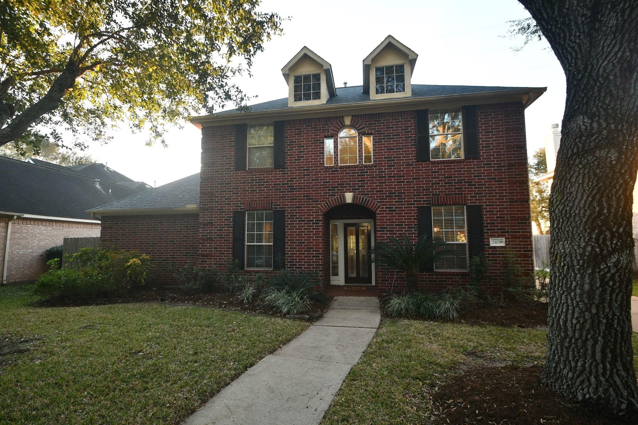 2438 Plantation Bend Drive