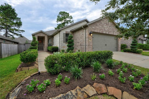 Homes For Sale - 235 N Wild Petunia Trail<br/> Montgomery, TX 77316