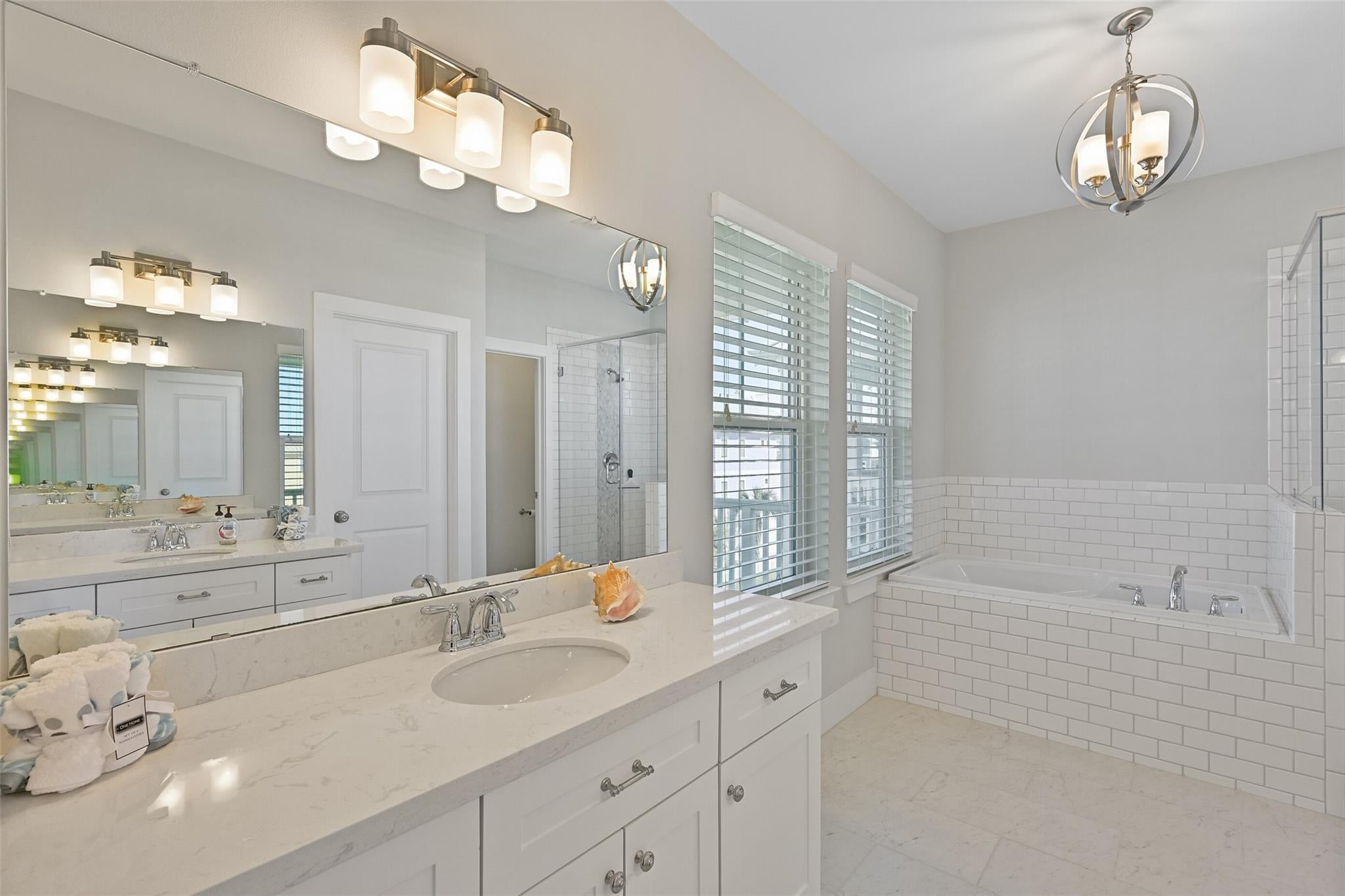 Galveston, Texas, 77554, United States, 4 Bedrooms Bedrooms, ,4 BathroomsBathrooms,Residential,Active,2024195