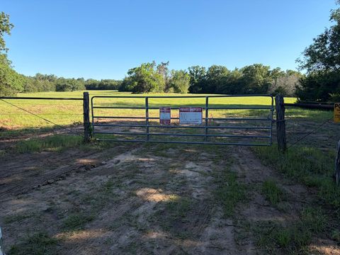Photo of 3231 Cr 427, Marquez, TX 77865 (MLS # 76622896)