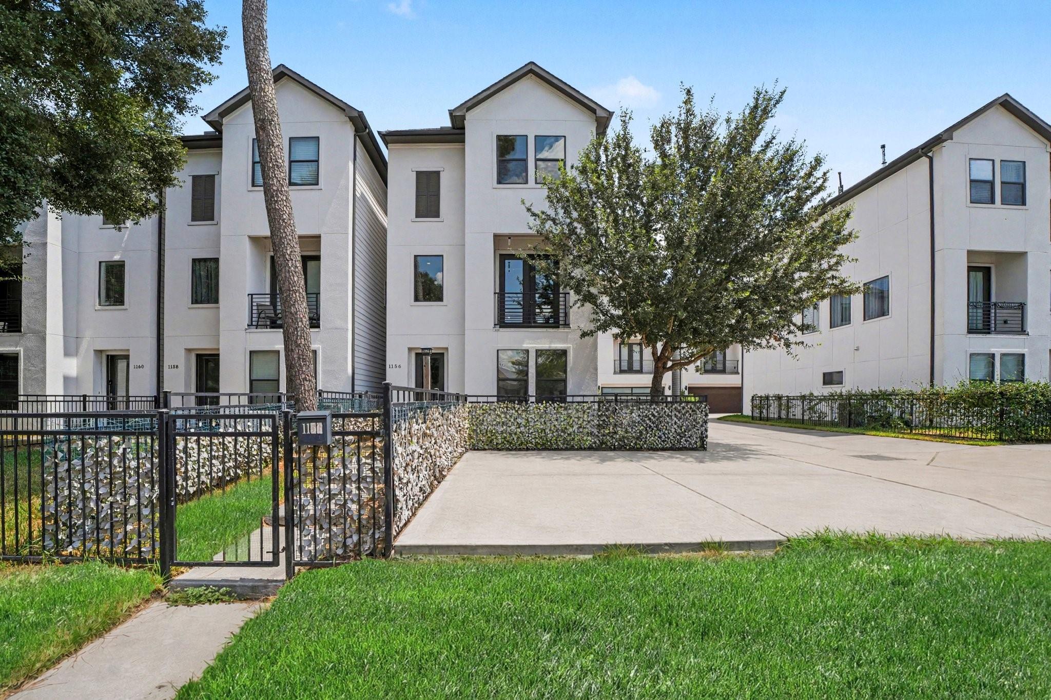 1156 Wycliffe Drive