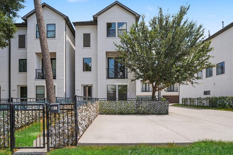 Photo of 1156 Wycliffe Drive, Houston, TX 77043 (MLS # 51675885)
