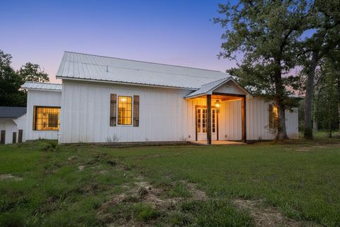 Photo of 306 Tanglewood Lane, Somerville, TX 77879 (MLS # 95966161)