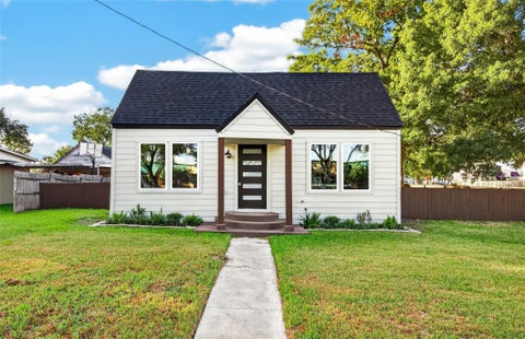 Photo of 202 Jackson Avenue, Pasadena, TX 77506 (MLS # 10191977)