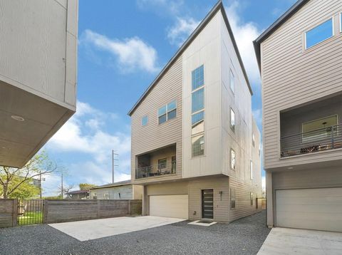 Photo of 618 York Street, Houston, TX 77003 (MLS # 55594812)