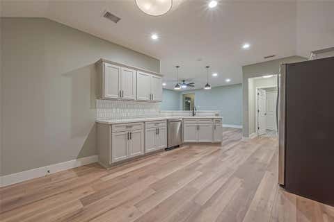 Tiny photo for 2 Garden Lodge Place, The Woodlands, TX 77382 (MLS # 68112831)
