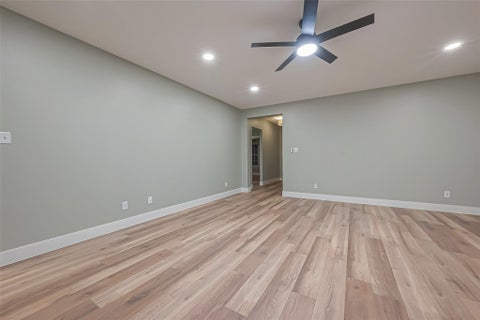 Tiny photo for 2 Garden Lodge Place, The Woodlands, TX 77382 (MLS # 68112831)