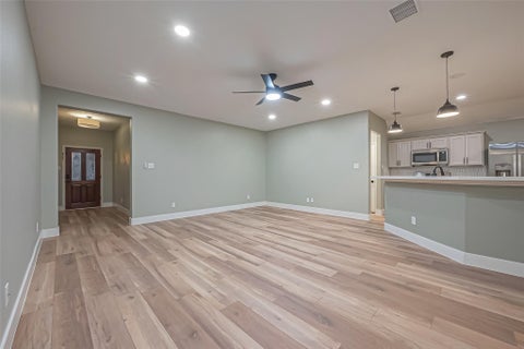 Tiny photo for 2 Garden Lodge Place, The Woodlands, TX 77382 (MLS # 68112831)