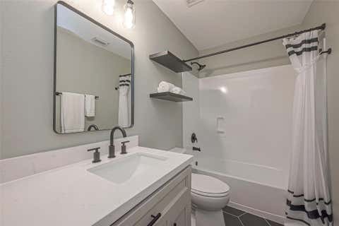 Tiny photo for 2 Garden Lodge Place, The Woodlands, TX 77382 (MLS # 68112831)