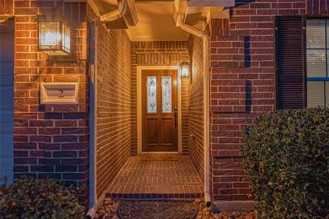 Tiny photo for 2 Garden Lodge Place, The Woodlands, TX 77382 (MLS # 68112831)