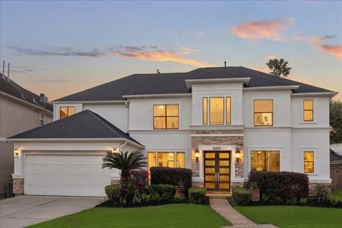 Photo of 2010 Ivy Crest Court, Houston, TX 77077 (MLS # 40773348)