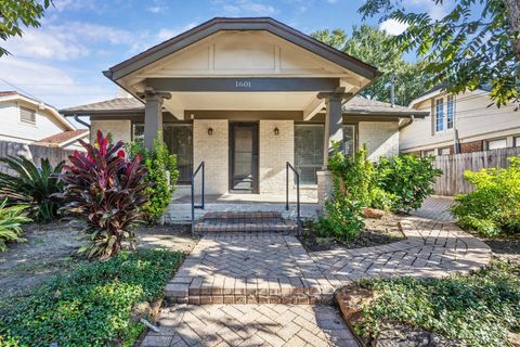 Photo of 1601 Park Street, Houston, TX 77019 (MLS # 80469268)