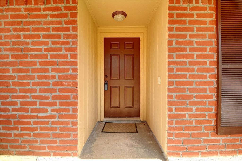 Photo of 16623 Blackhawk Boulevard, Friendswood, TX 77546 (MLS # 24307159)