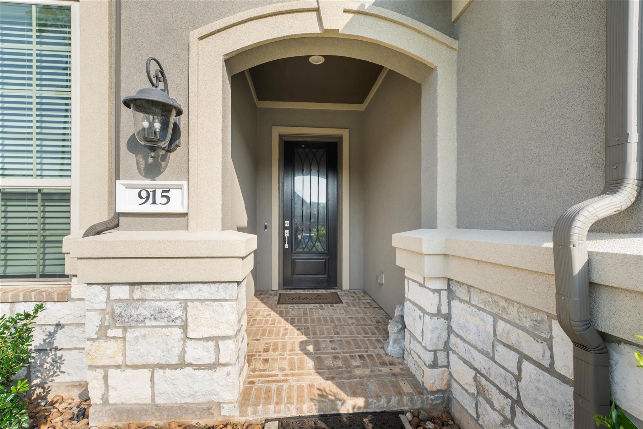 915 Falcon Hollow Lane