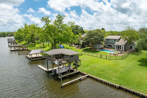 Photo of 323 Cr-461b, Brazoria, TX 77422 (MLS # 87311170)