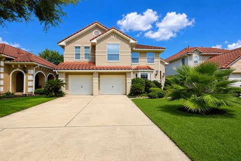Photo of 15 Oakmont Court, Jersey Village, TX 77064 (MLS # 47342138)