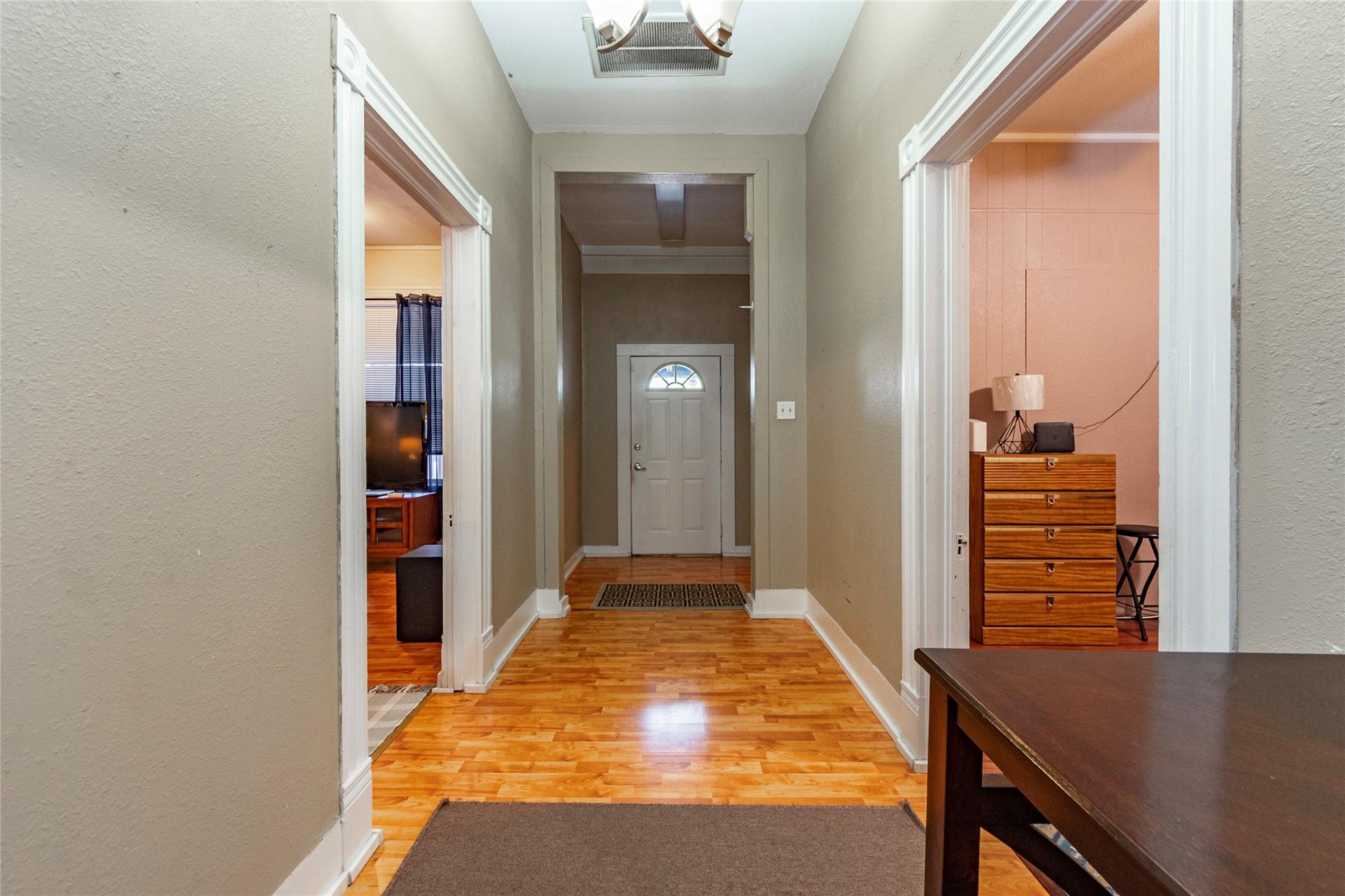 2809 Bernardo De Galvez Avenue