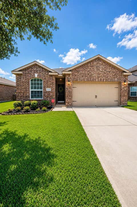 Photo of 5115 Harbor Palm Drive, Richmond, TX 77469 (MLS # 15613435)