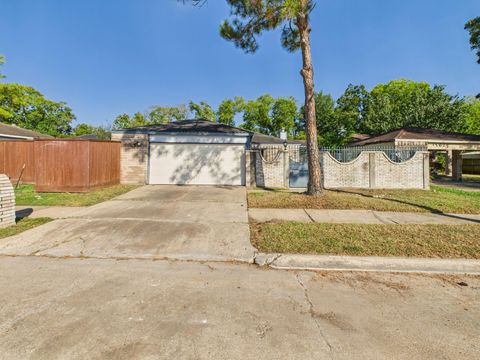 Photo of 11619 Bowlan Ln Ln, Houston, TX 77035 (MLS # 809908)