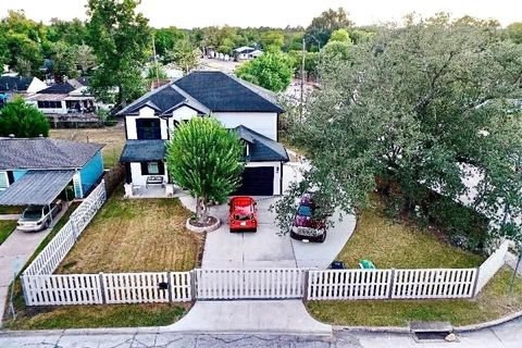 Photo of 6641 Midfield Drive, Houston, TX 77092 (MLS # 30889229)