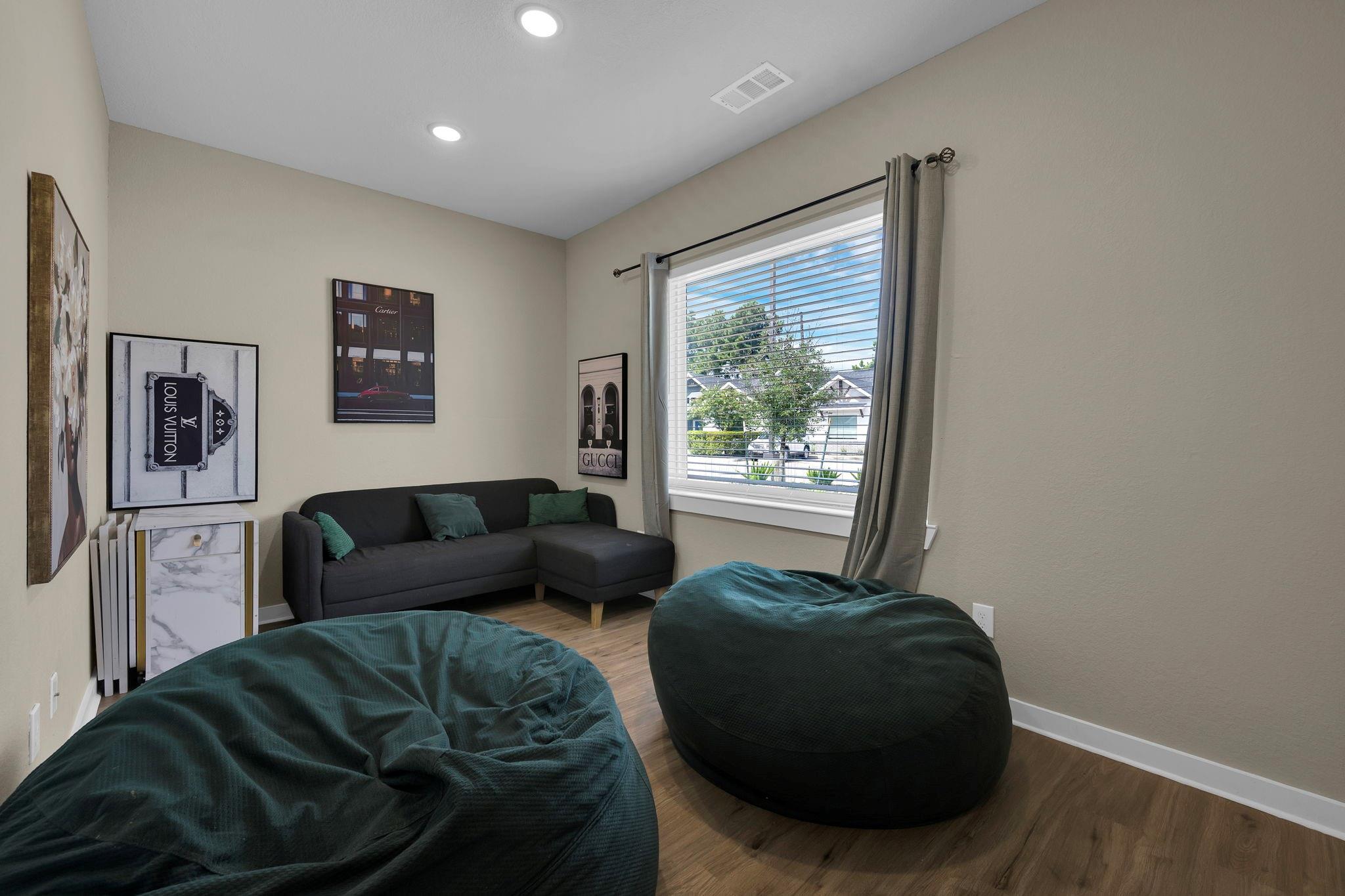 10317 Lake Road 6C
